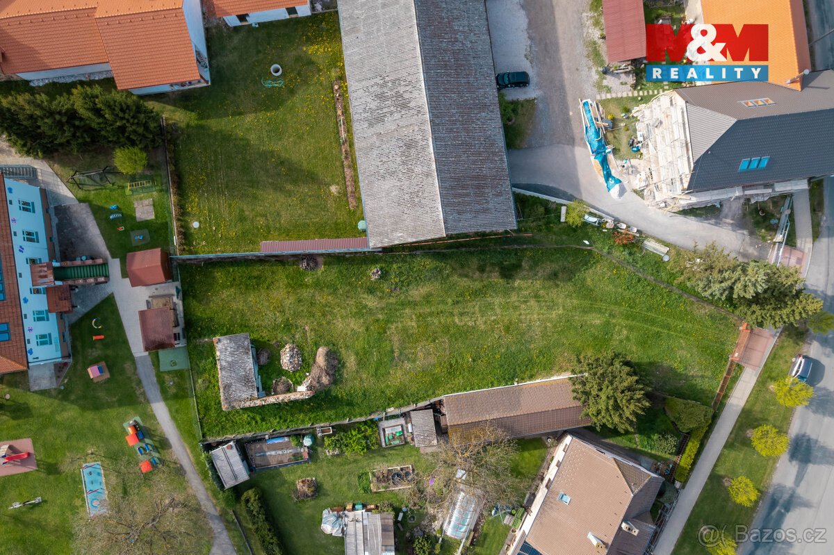 Prodej pozemku k bydlení, 1040 m², Podluhy