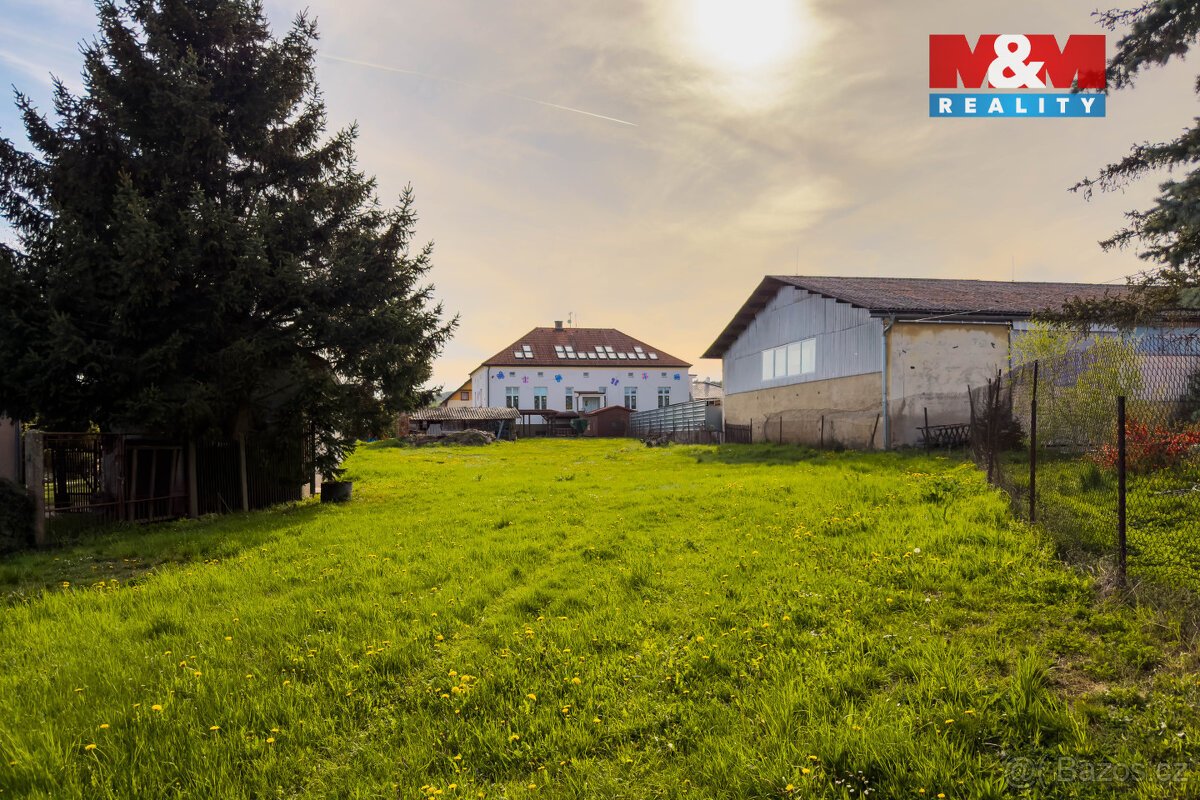 Prodej pozemku k bydlení, 1040 m², Podluhy