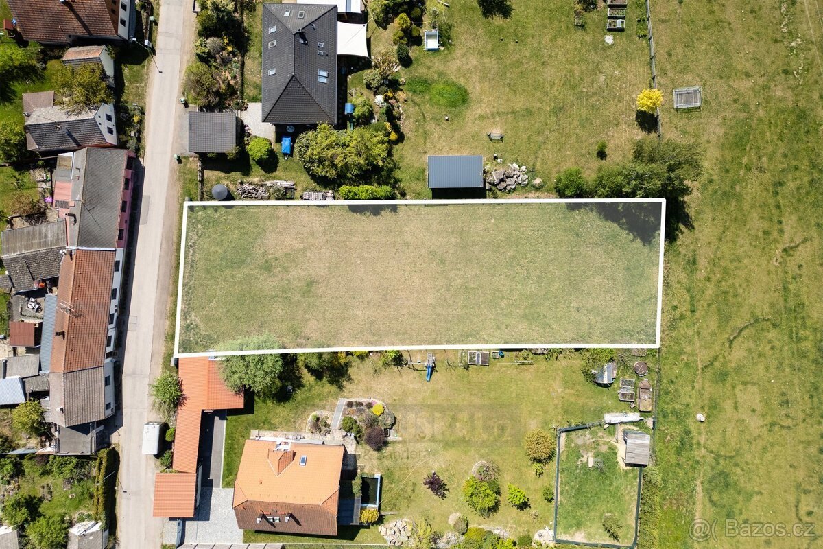 Prodej pozemku pro výstavbu rodinného domu, 1750 m2, Lipí