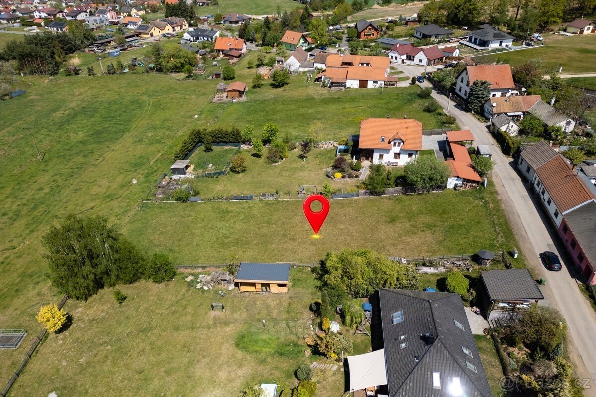 Prodej pozemku pro výstavbu rodinného domu, 1750 m2, Lipí