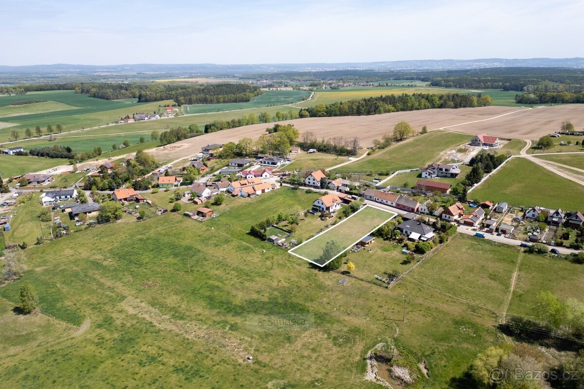 Prodej pozemku pro výstavbu rodinného domu, 1750 m2, Lipí