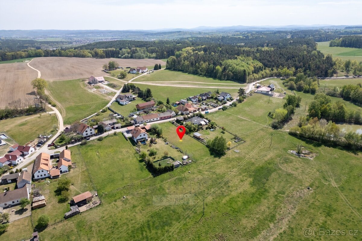 Prodej pozemku pro výstavbu rodinného domu, 1750 m2, Lipí