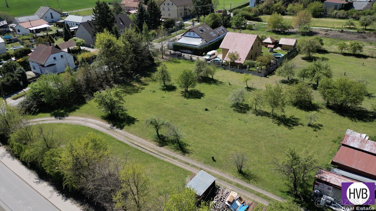 Prodej stavebního pozemku 732 m2, Bášť, Praha - Východ