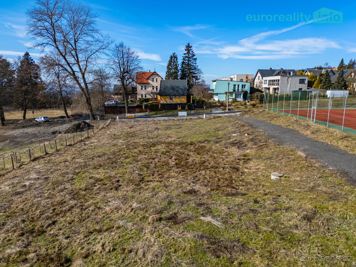 Stavební pozemek 2 606 m² s platným stavebním povolením – Lá