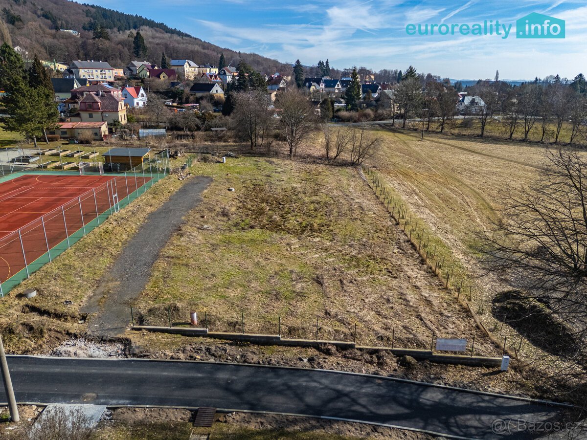 Stavební pozemek 2 606 m² s platným stavebním povolením – Lá