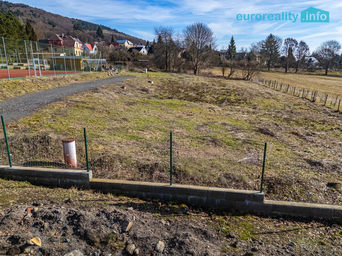 Stavební pozemek 2 606 m² s platným stavebním povolením – Lá