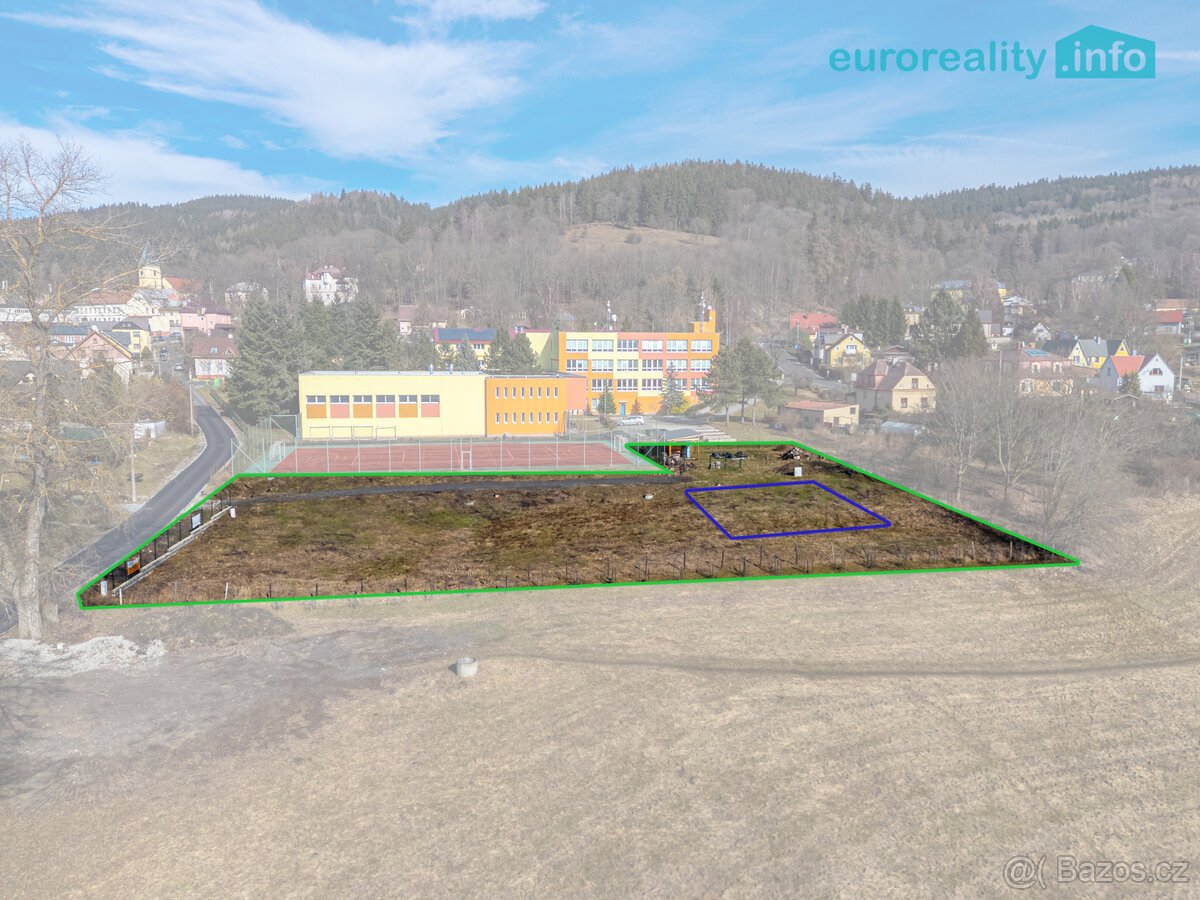 Stavební pozemek 2 606 m² s platným stavebním povolením – Lá