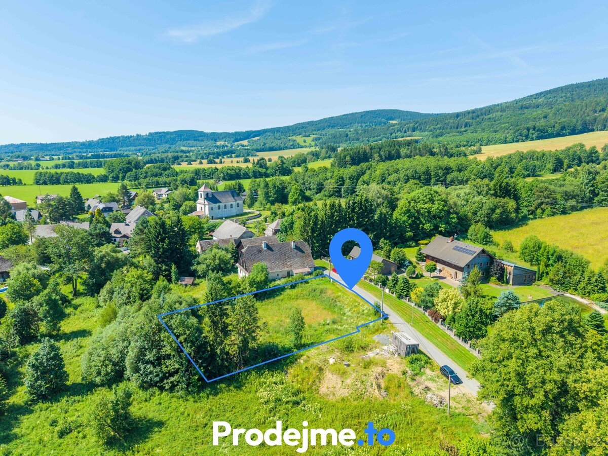 Prodej pozemku se stavebním povolením a projektem, 1 427 m2 