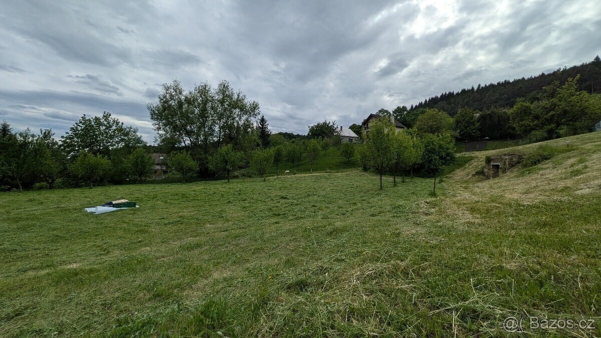 Stavební pozemek s povolením, 1271 m2,Podkopná Lhota, Zlín