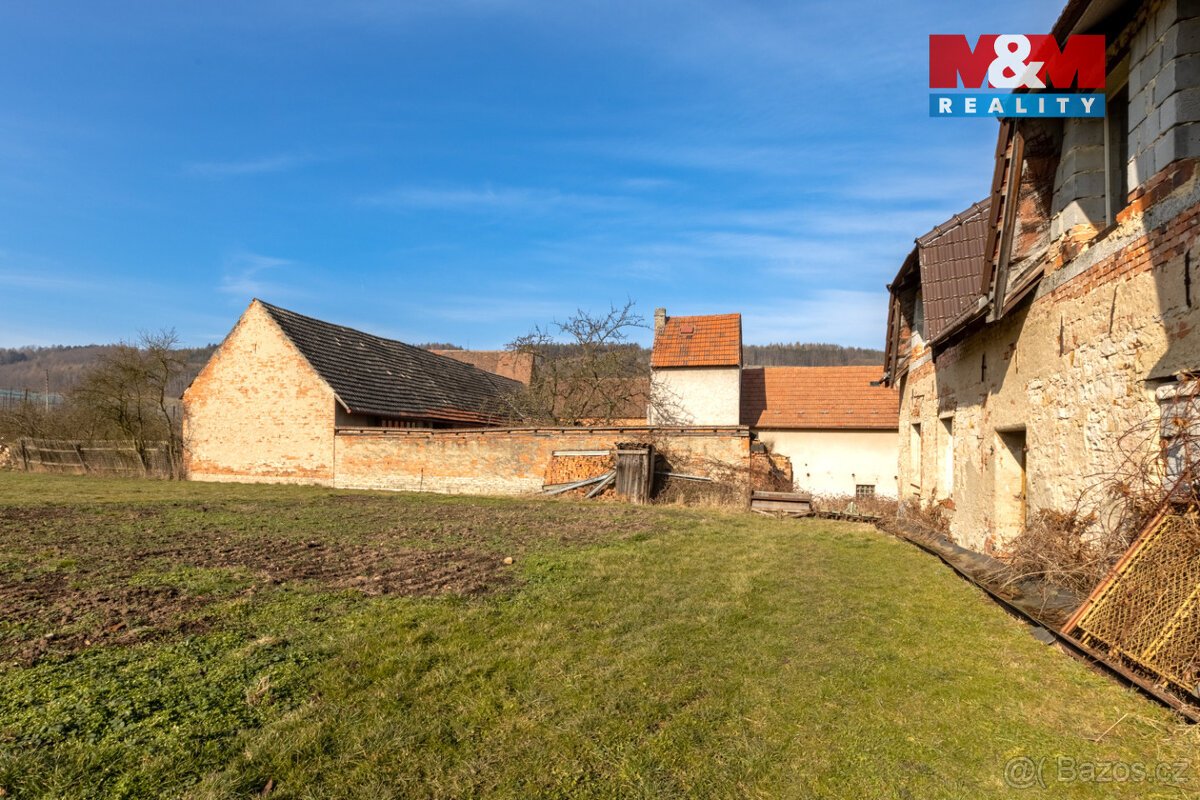 Prodej pozemku k bydlení, 2250 m², Pochvalov