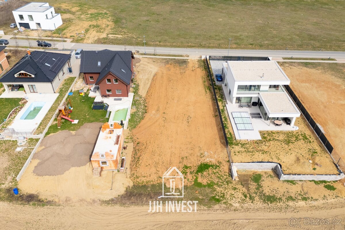 Prodej stavebního pozemku 997 m², Vysoký Újezd u Berouna