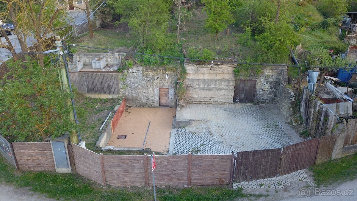 Prodej stavebního pozemku se sklepy bývalého pivovaru
