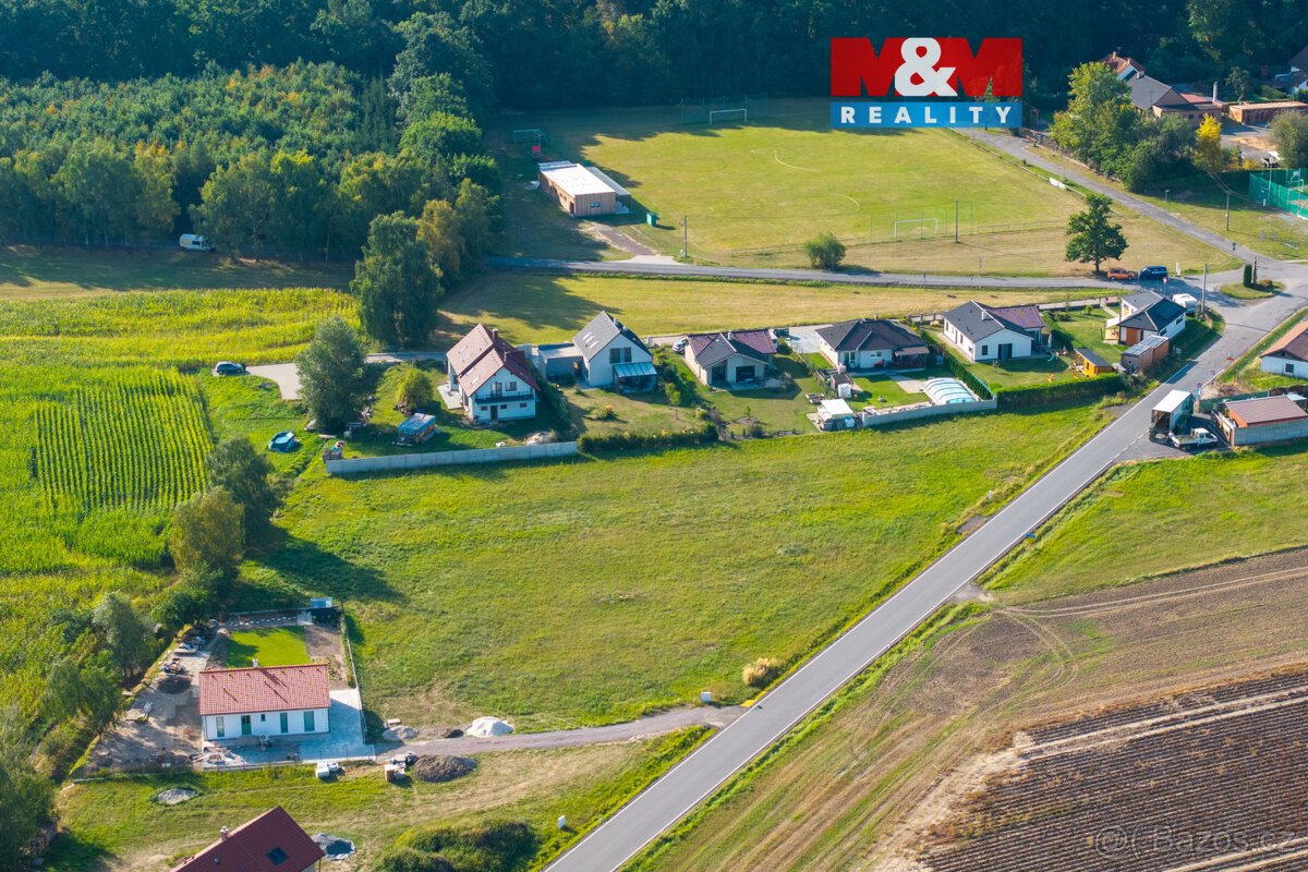 Prodej pozemku k bydlení ve Vysokém Chvojně, 1032 m²