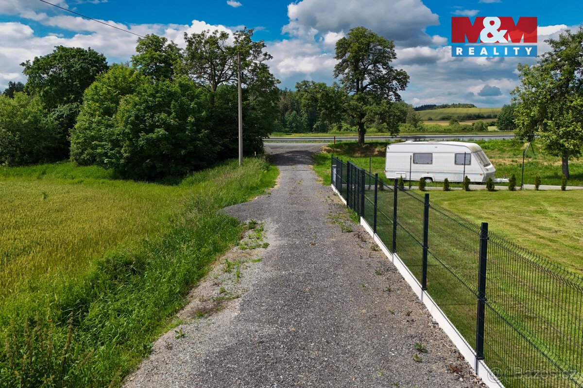 Prodej pozemku k bydlení se st. povolením, 1009 m², Dražeň