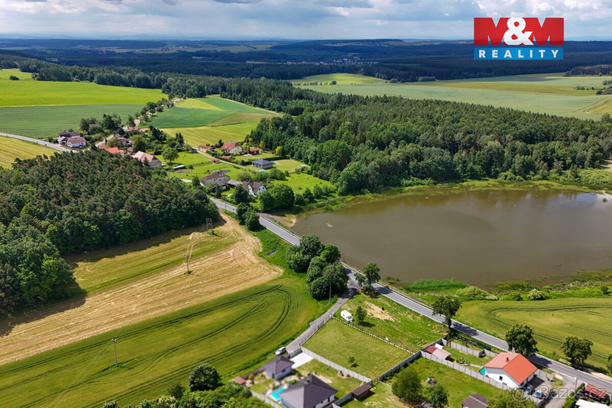 Prodej pozemku k bydlení se st. povolením, 1009 m², Dražeň