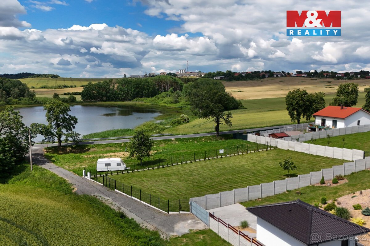 Prodej pozemku k bydlení se st. povolením, 1009 m², Dražeň