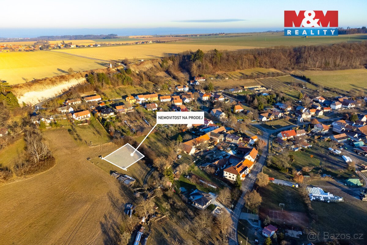 Prodej pozemku k bydlení v Střemošicích