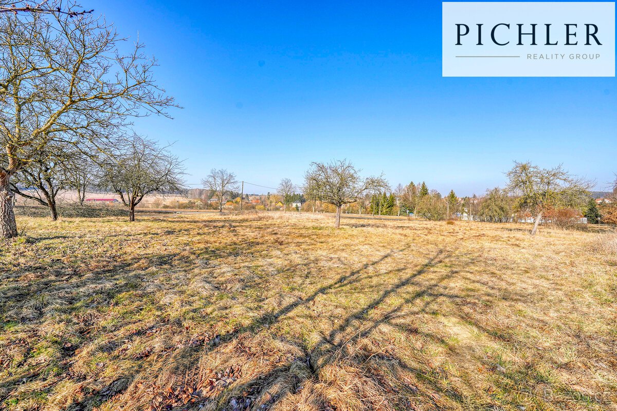 Prodej stavebního pozemku 2195 m2, Mirošov