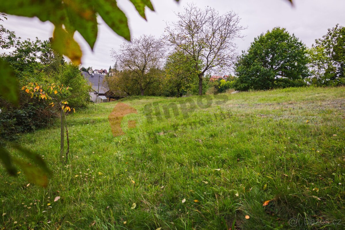 Prodej stavebního pozemku 1801 m2 v obci Radim, Tužín, okr. 