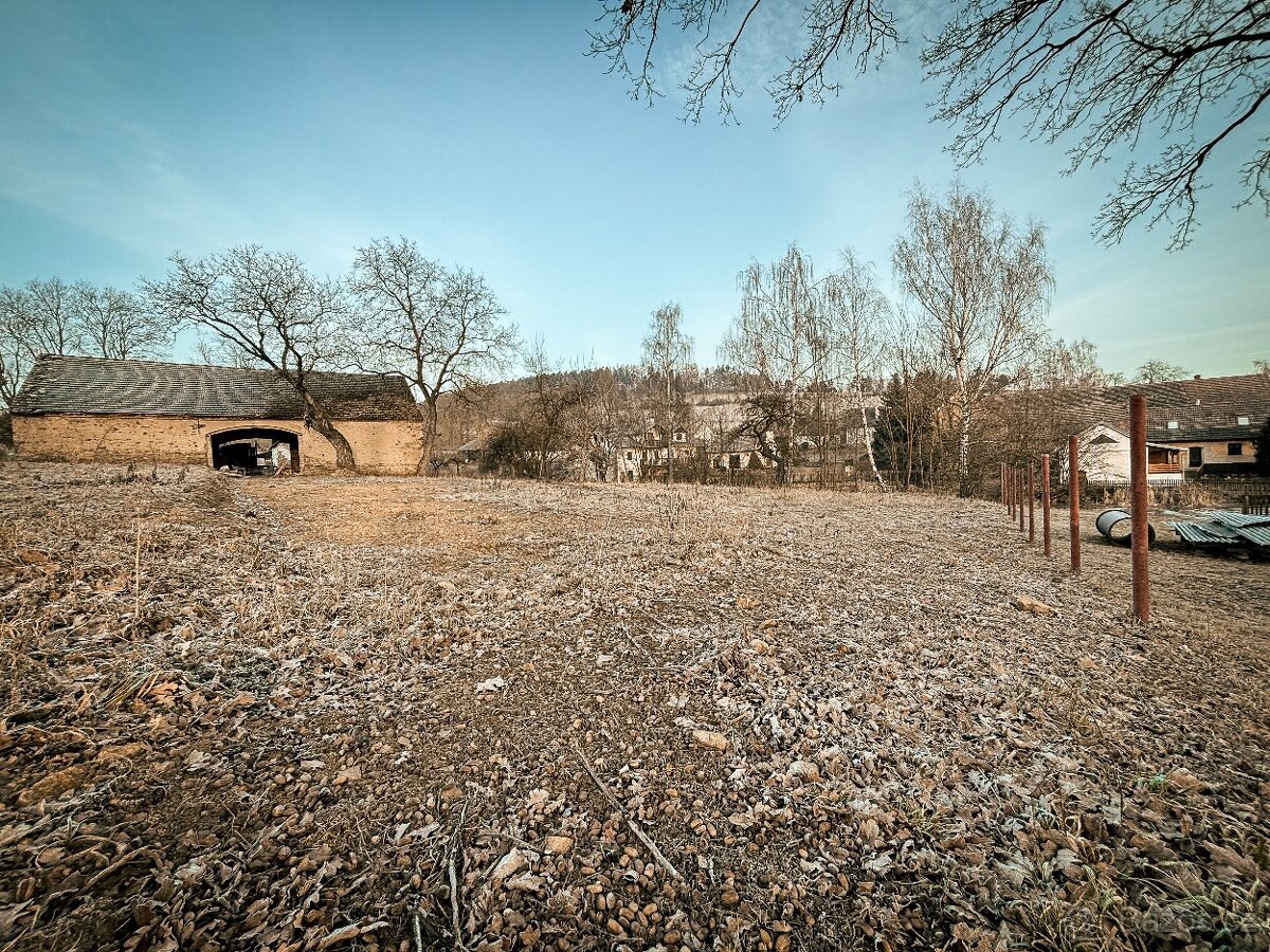 Stavební pozemek 1 490 m² v krásné jihočeské vesnici Útěšov