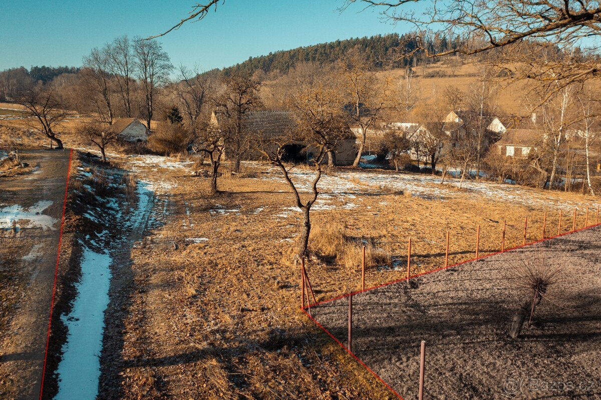 Stavební pozemek 1 753 m² v krásné jihočeské vesnici Útěšov