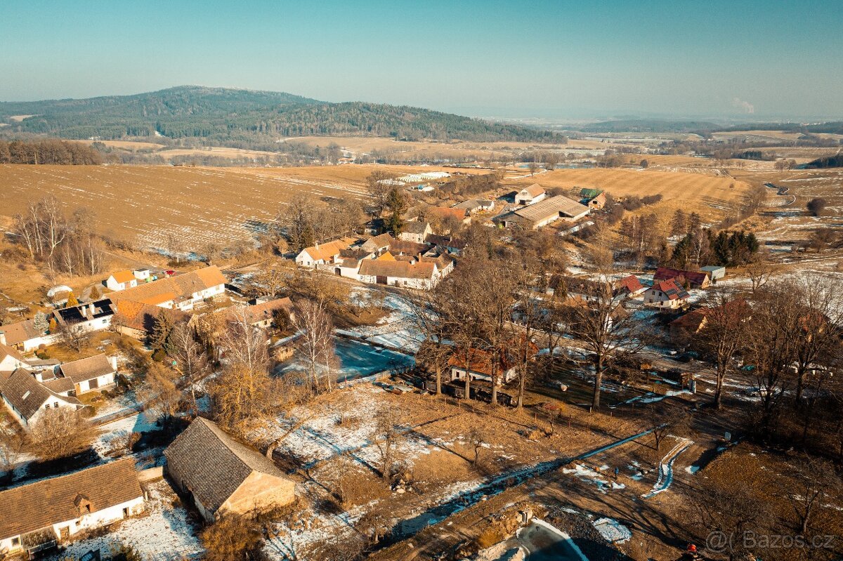Stavební pozemek 1 753 m² v krásné jihočeské vesnici Útěšov
