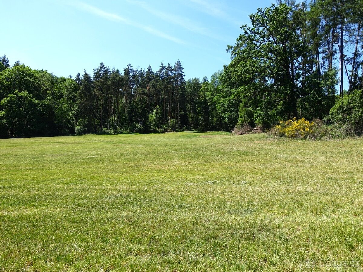 Prodej pěkného pozemku 3 292 m², kousek od Klatov
