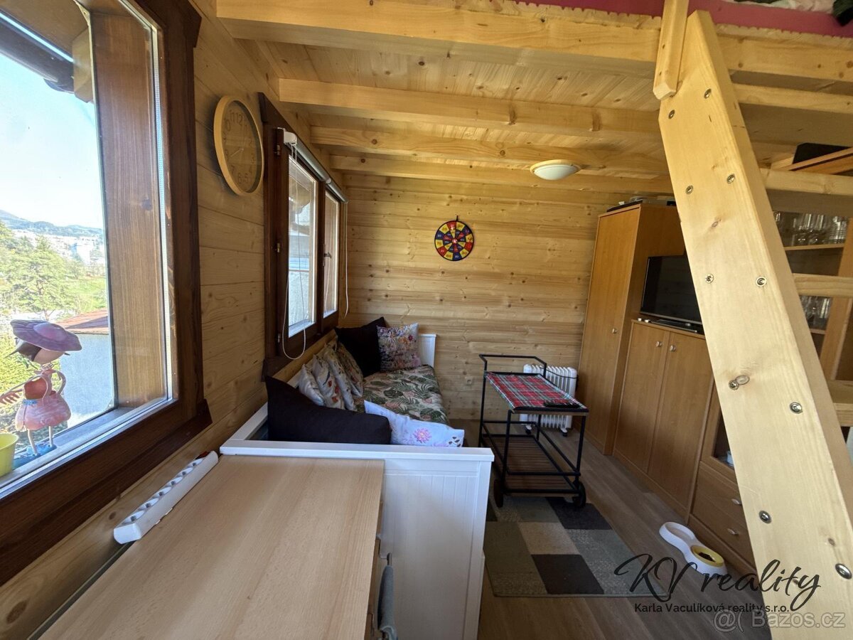 Prodej zahrady s dřevěnou chatkou, CP 357 m2, Vsetín, Amerik