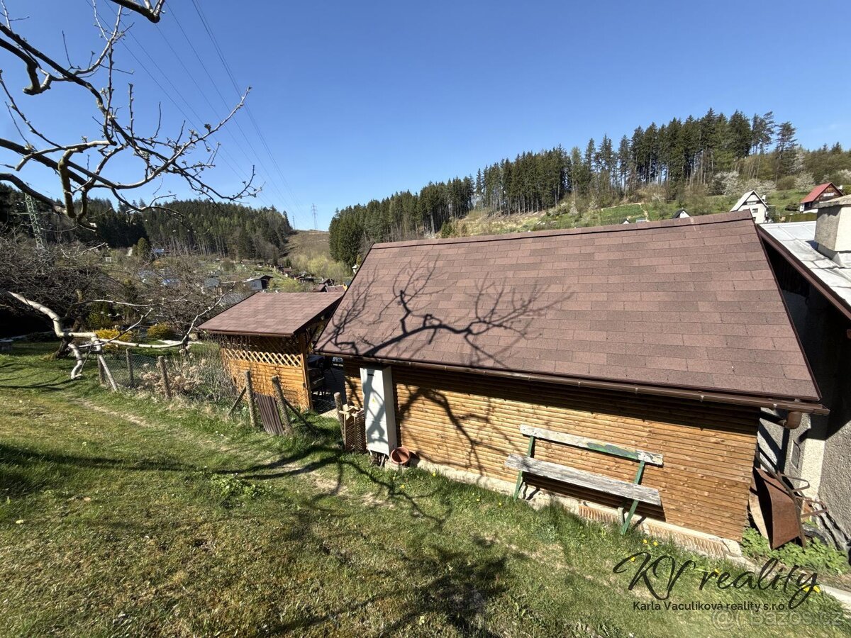 Prodej zahrady s dřevěnou chatkou, CP 357 m2, Vsetín, Amerik