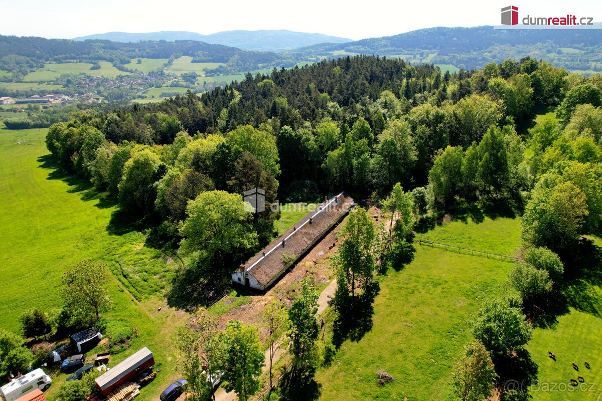 K prodeji, stavební pozemek o výměře 3996 m2 se stavbou k de