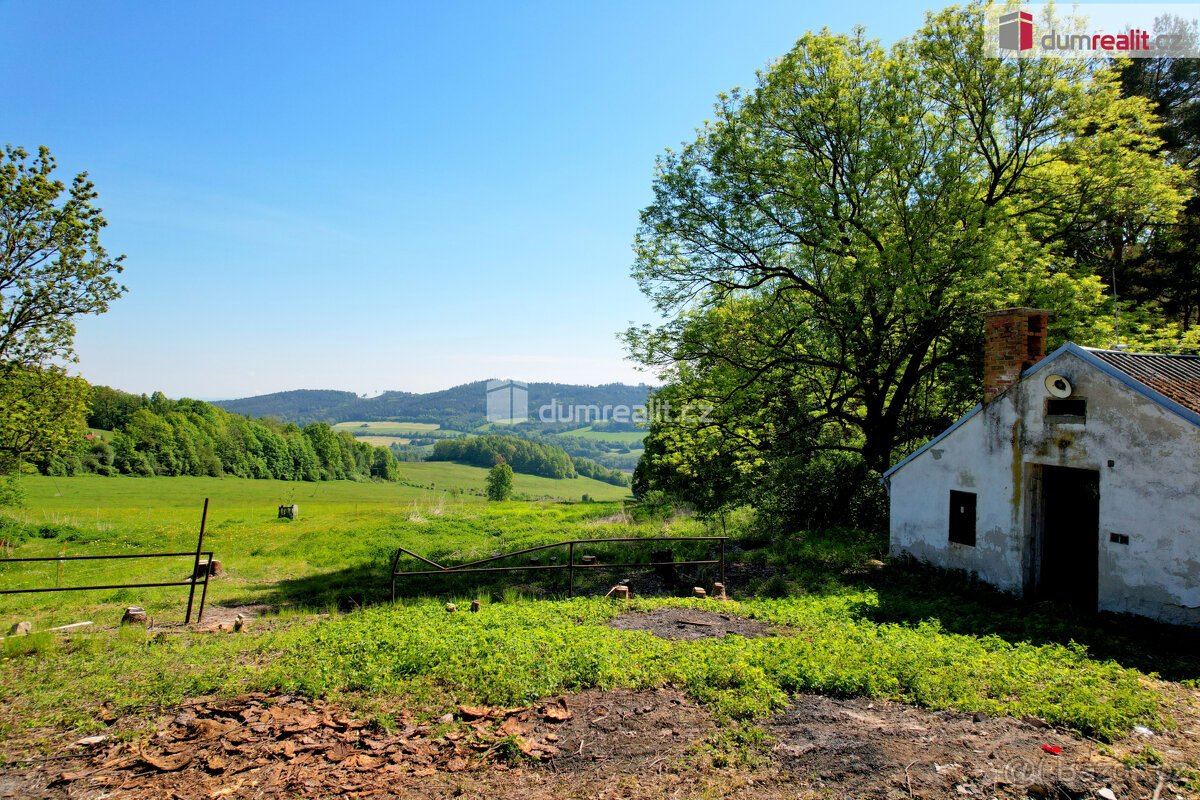 K prodeji, stavební pozemek o výměře 3996 m2 se stavbou k de