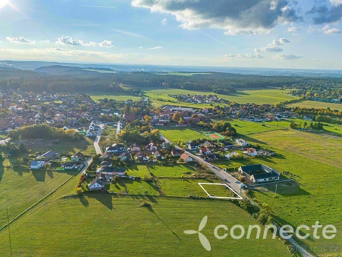 Prodej stavebního pozemku ve Svojeticích / 977 m2