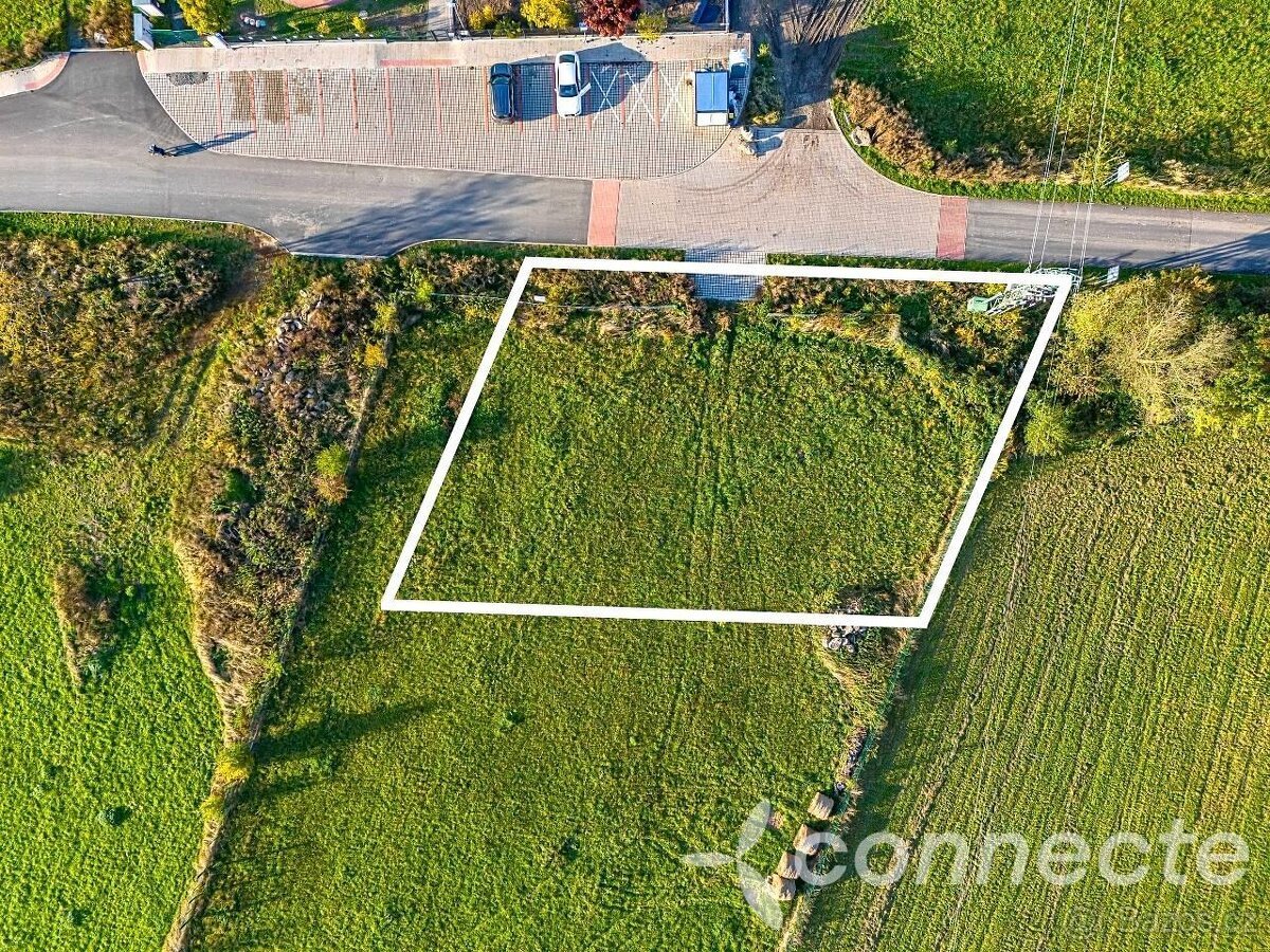 Prodej stavebního pozemku ve Svojeticích / 977 m2