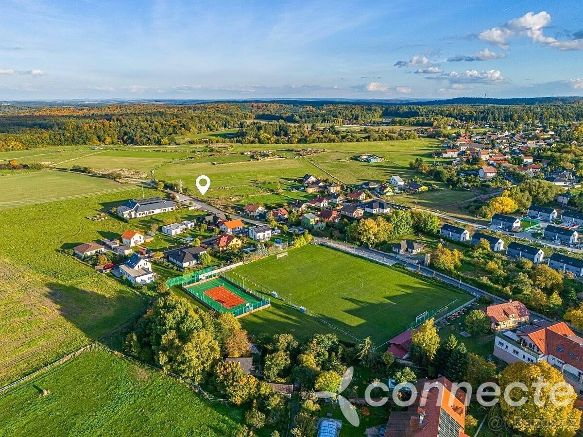Prodej stavebního pozemku ve Svojeticích / 977 m2
