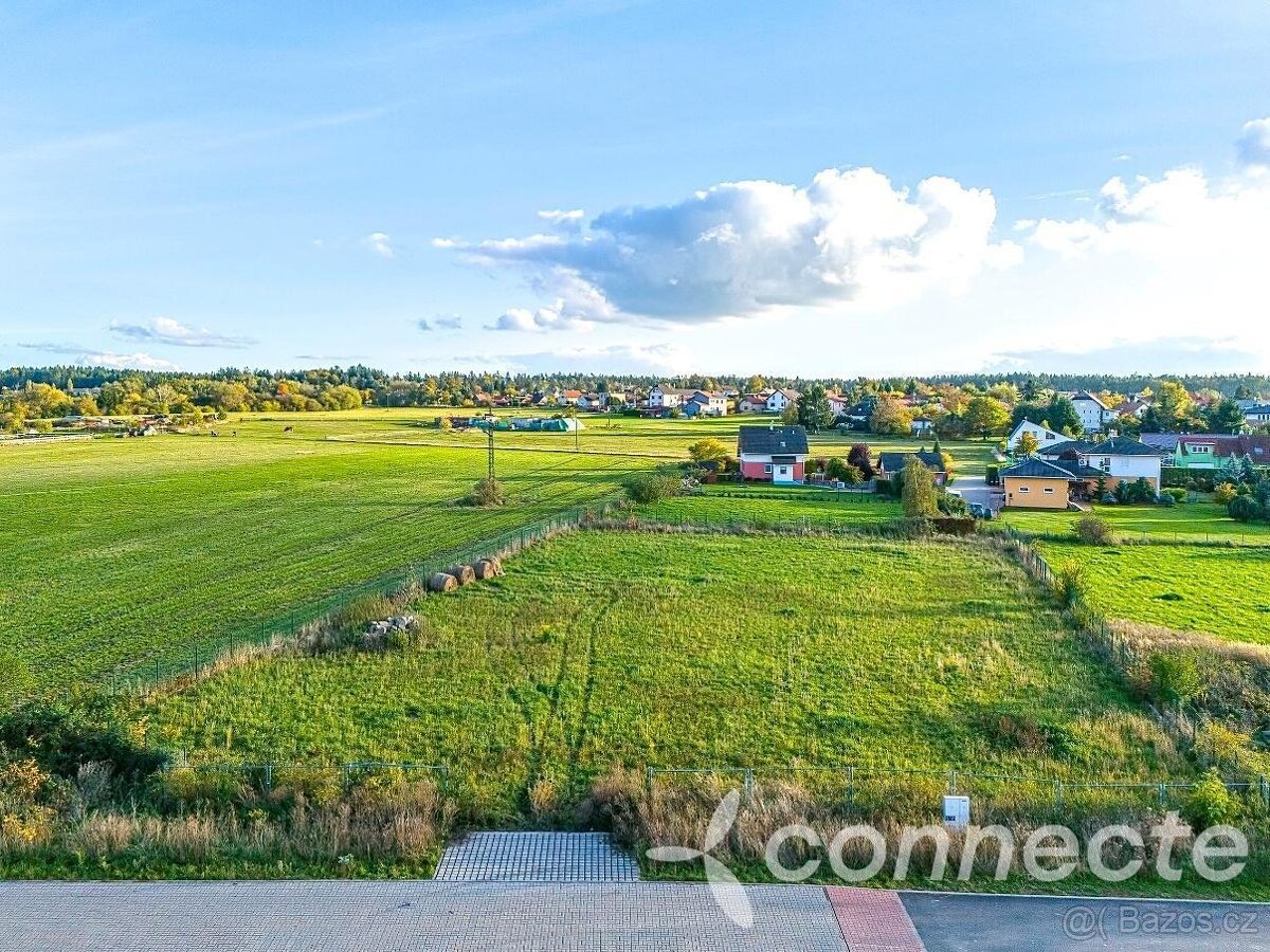 Prodej stavebního pozemku ve Svojeticích / 977 m2