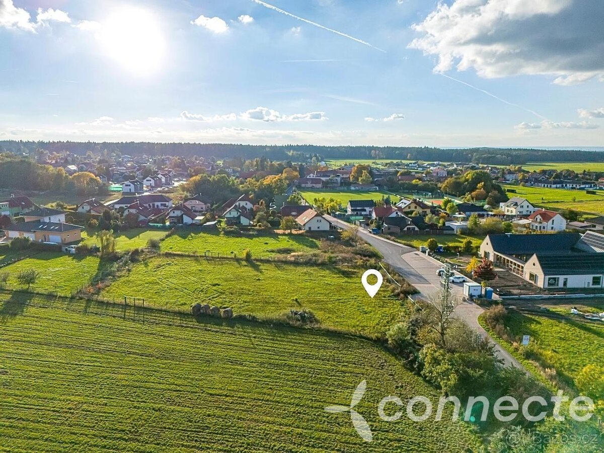 Prodej stavebního pozemku ve Svojeticích / 977 m2
