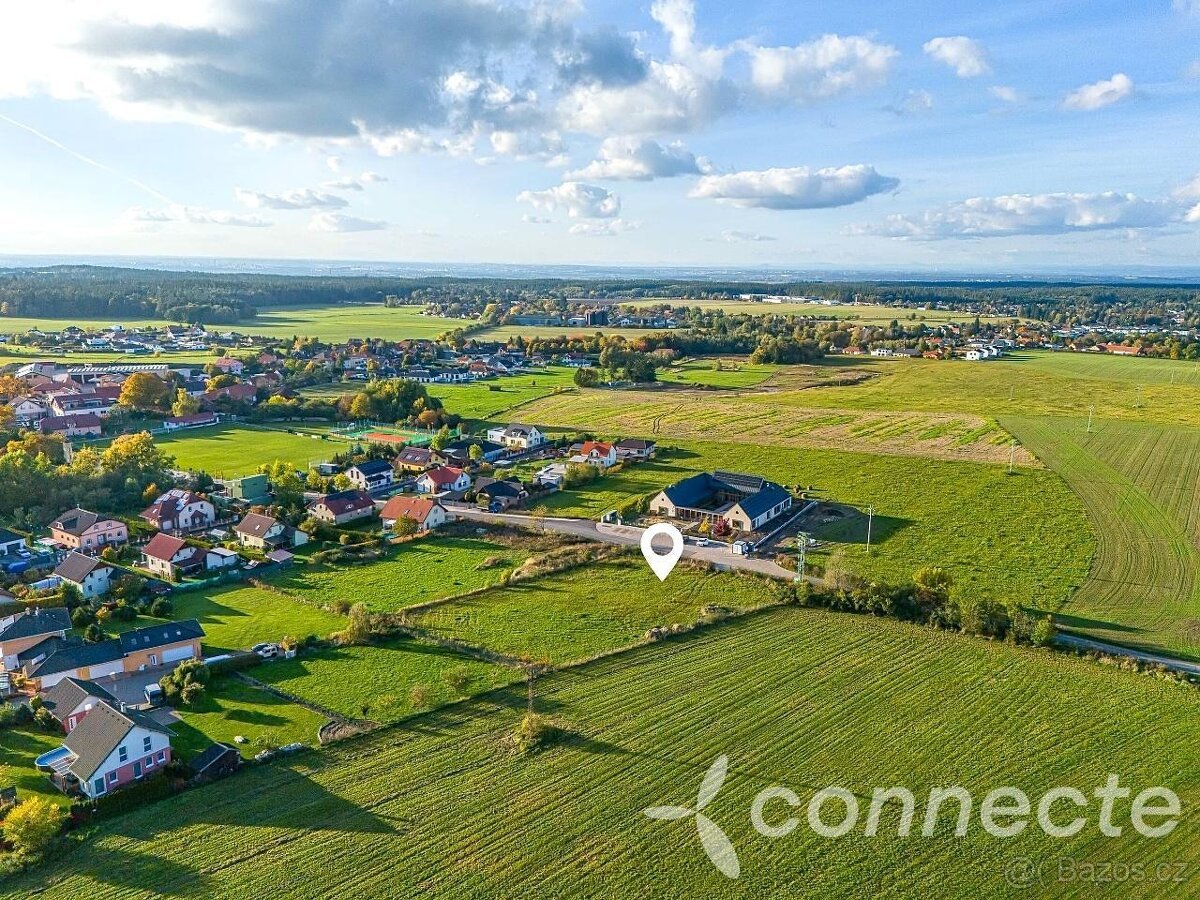 Prodej stavebního pozemku ve Svojeticích / 977 m2