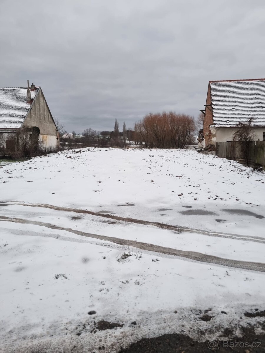 Prodej pozemku - Hostim (okres Znojmo)