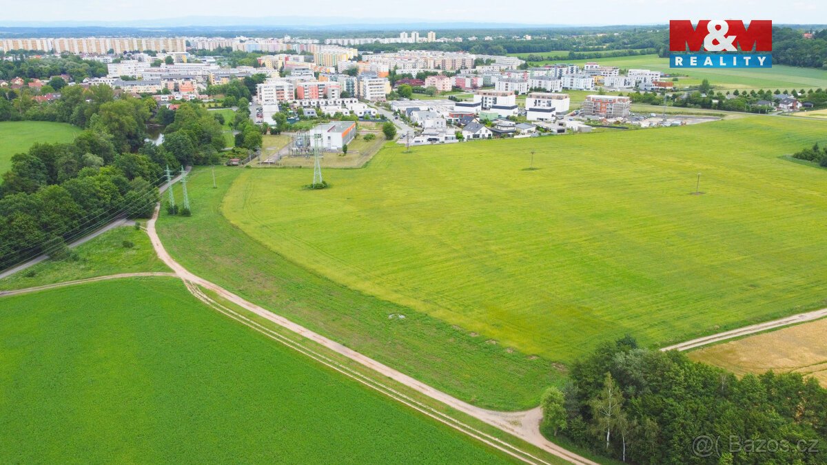 Prodej komerčního pozemku, 6364 m², Hradec Králové