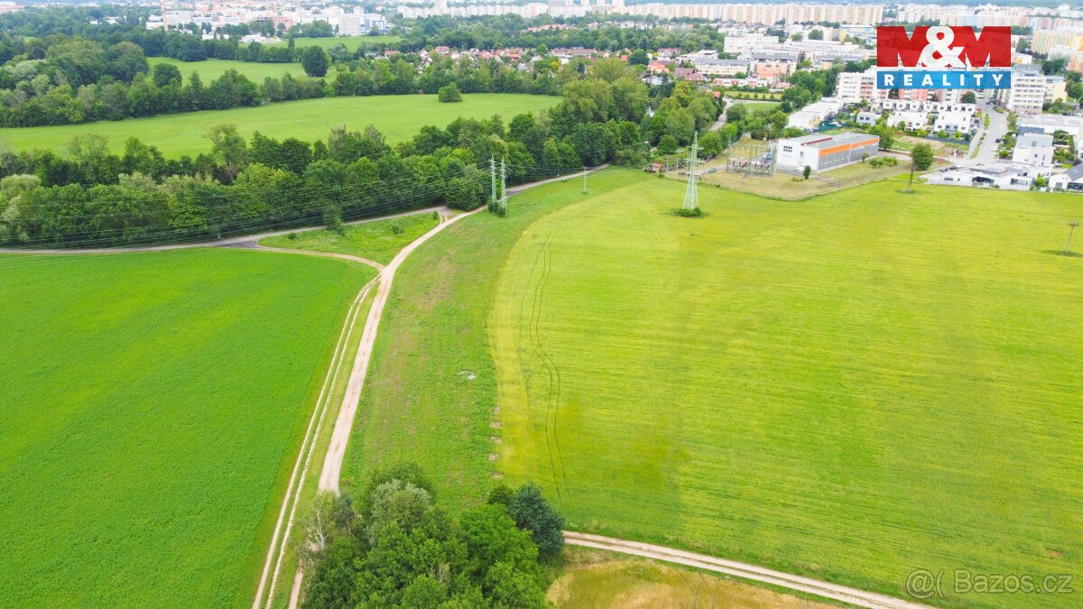 Prodej komerčního pozemku, 6364 m², Hradec Králové