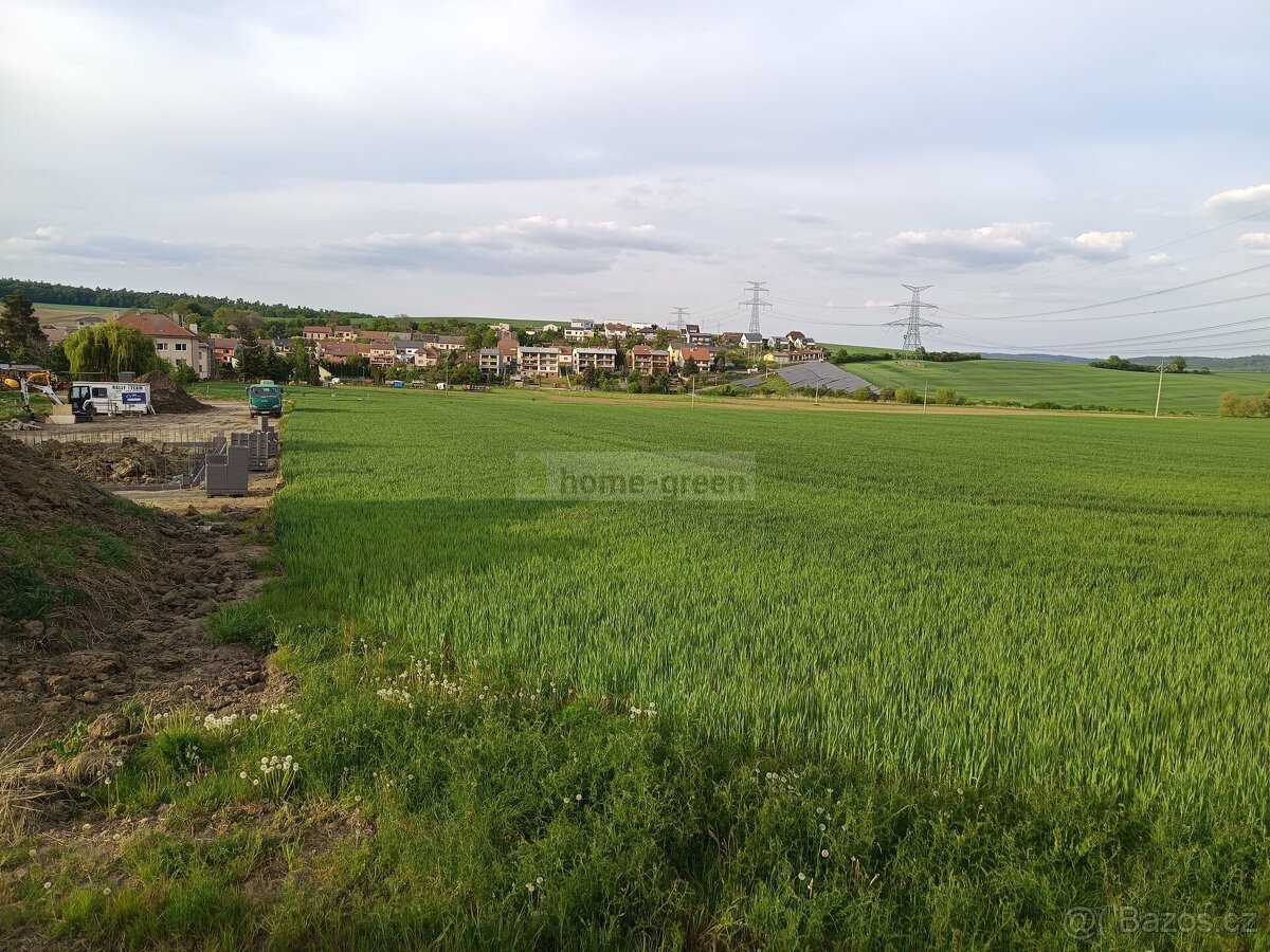 Prodej stavebního pozemku - 707 m², Veverské Knínice