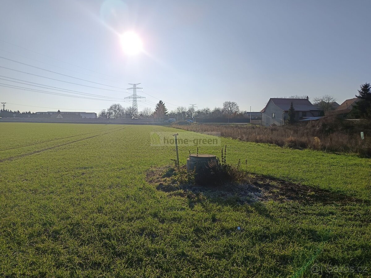 Prodej stavebního pozemku - 707 m², Veverské Knínice