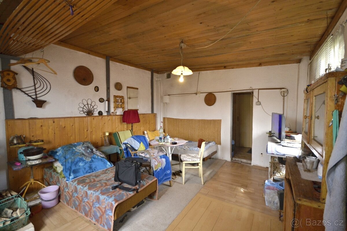 Prodej stavebního pozemku,CP 273m2, Bučovice-Kloboučky