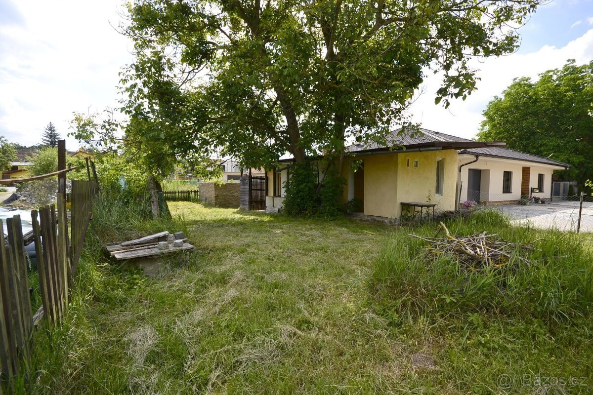Prodej stavebního pozemku,CP 273m2, Bučovice-Kloboučky