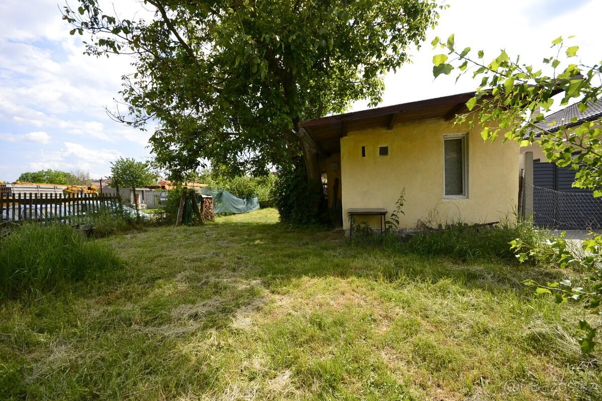 Prodej stavebního pozemku,CP 273m2, Bučovice-Kloboučky