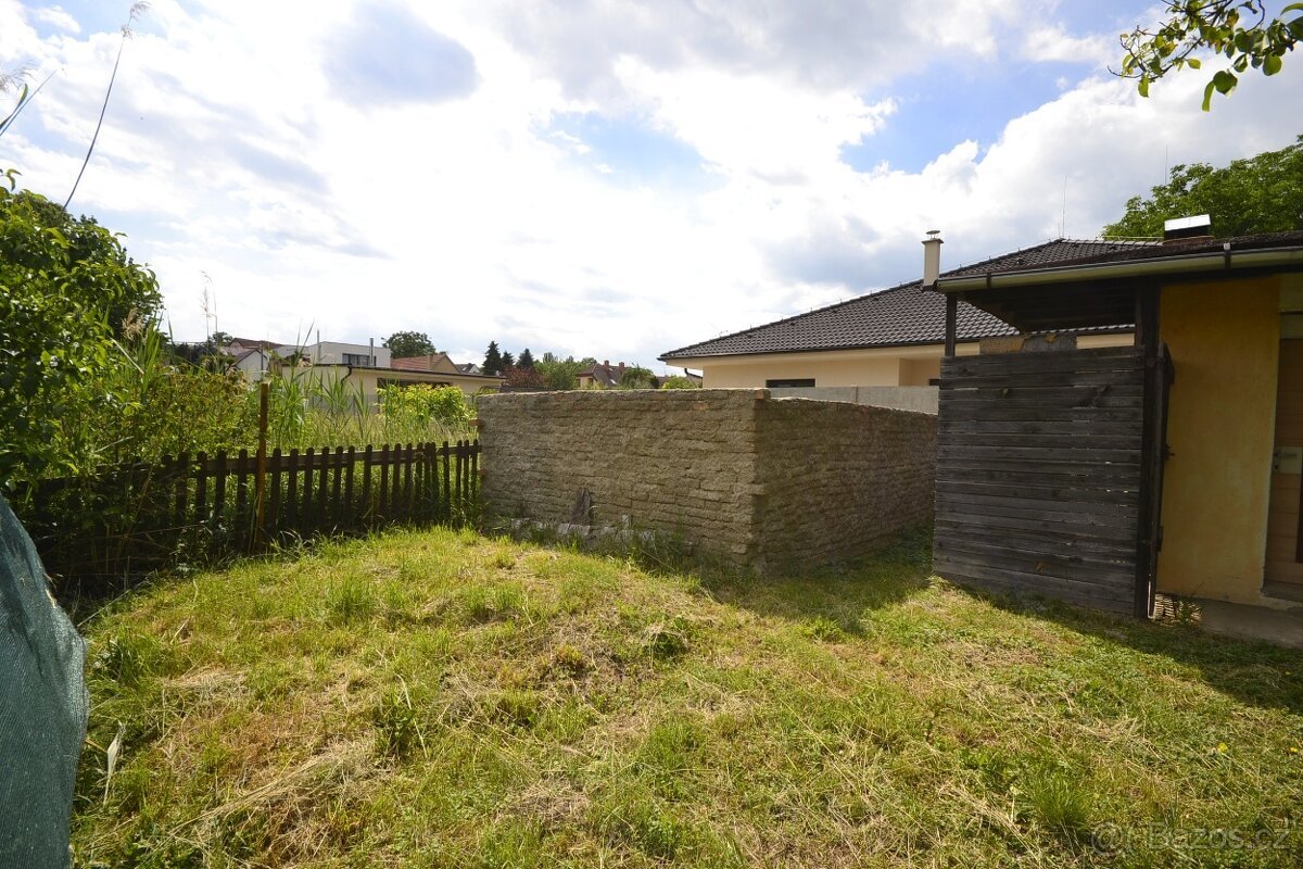 Prodej stavebního pozemku,CP 273m2, Bučovice-Kloboučky