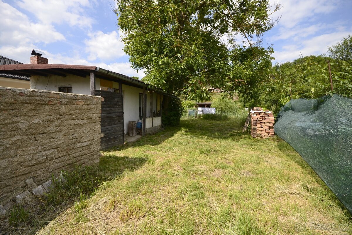 Prodej stavebního pozemku,CP 273m2, Bučovice-Kloboučky