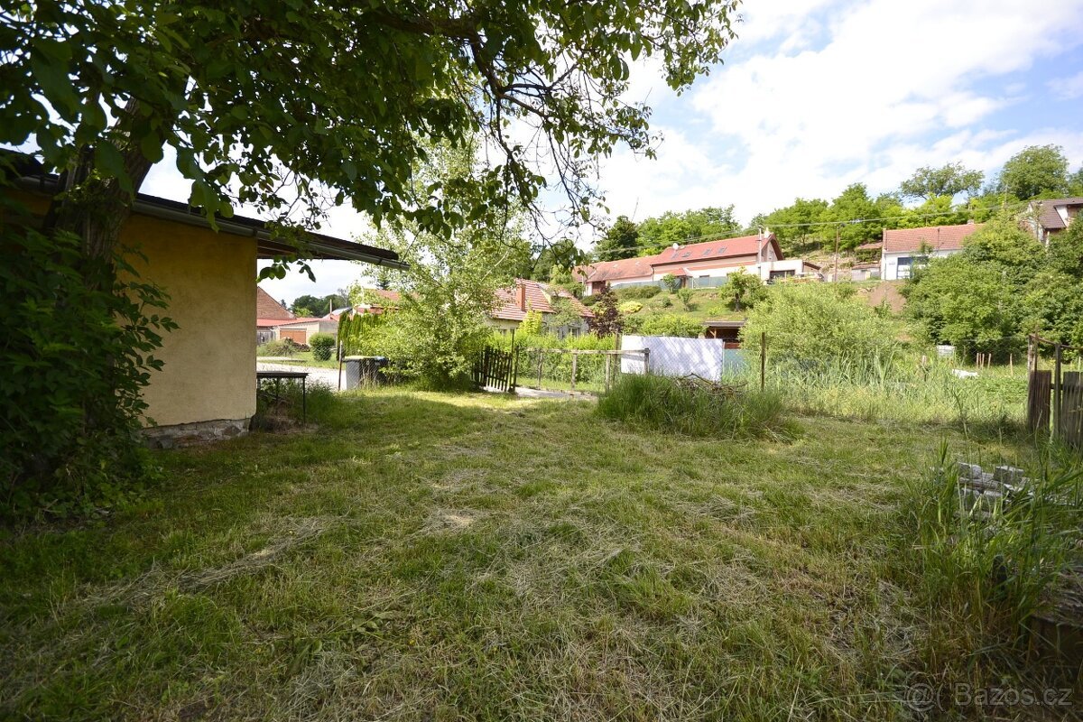 Prodej stavebního pozemku,CP 273m2, Bučovice-Kloboučky