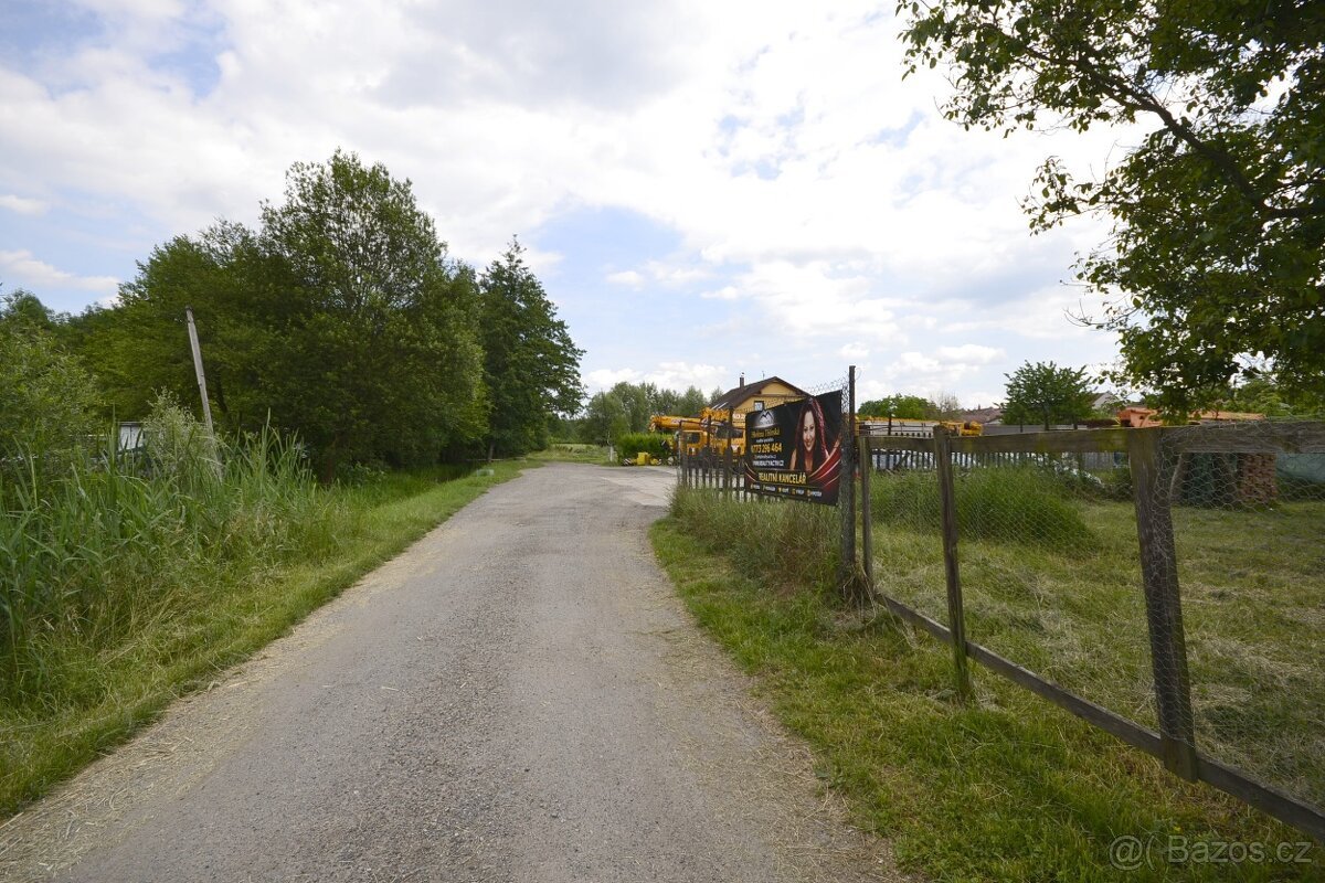 Prodej stavebního pozemku,CP 273m2, Bučovice-Kloboučky