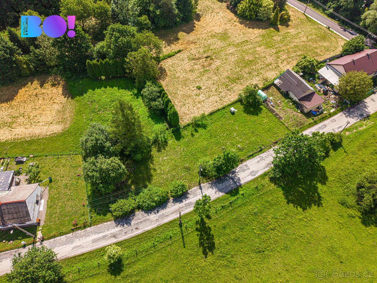 Stavební pozemek 1007 m² – projekt a povolení k dispozici